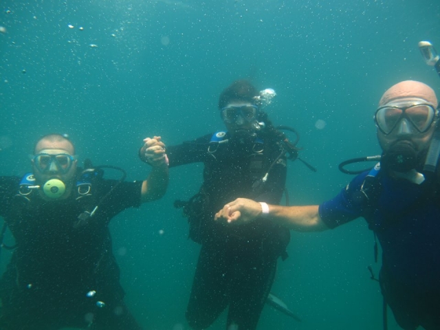 Dive with friends in Los Cabos 